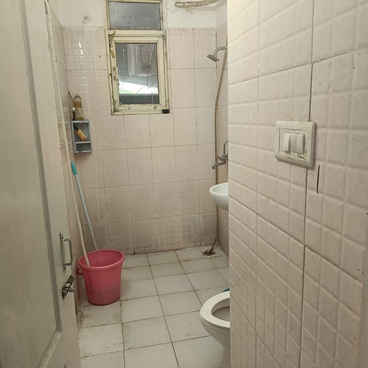 Bathroom, bisrakh jalalpur 1 Bedroom 650 Sq.Ft. Apartment In Bisrakh Jalalpur Greater Noida 10000681