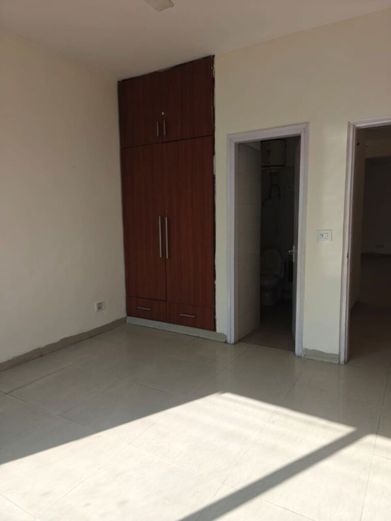 Room, tulip-violet 3 Bedroom 1578 Sq.Ft. Apartment In Sector 69 Gurgaon 10000750