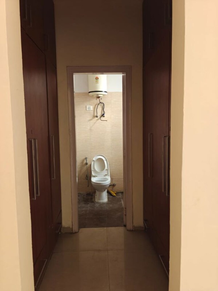 Bathroom, tulip-violet 3 Bedroom 1578 Sq.Ft. Apartment In Sector 69 Gurgaon 10000750