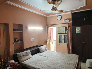 Bedroom in 2 BHK Independent House at Rwa Jalvayu Vihar Noida, Sector 25 – for Rent