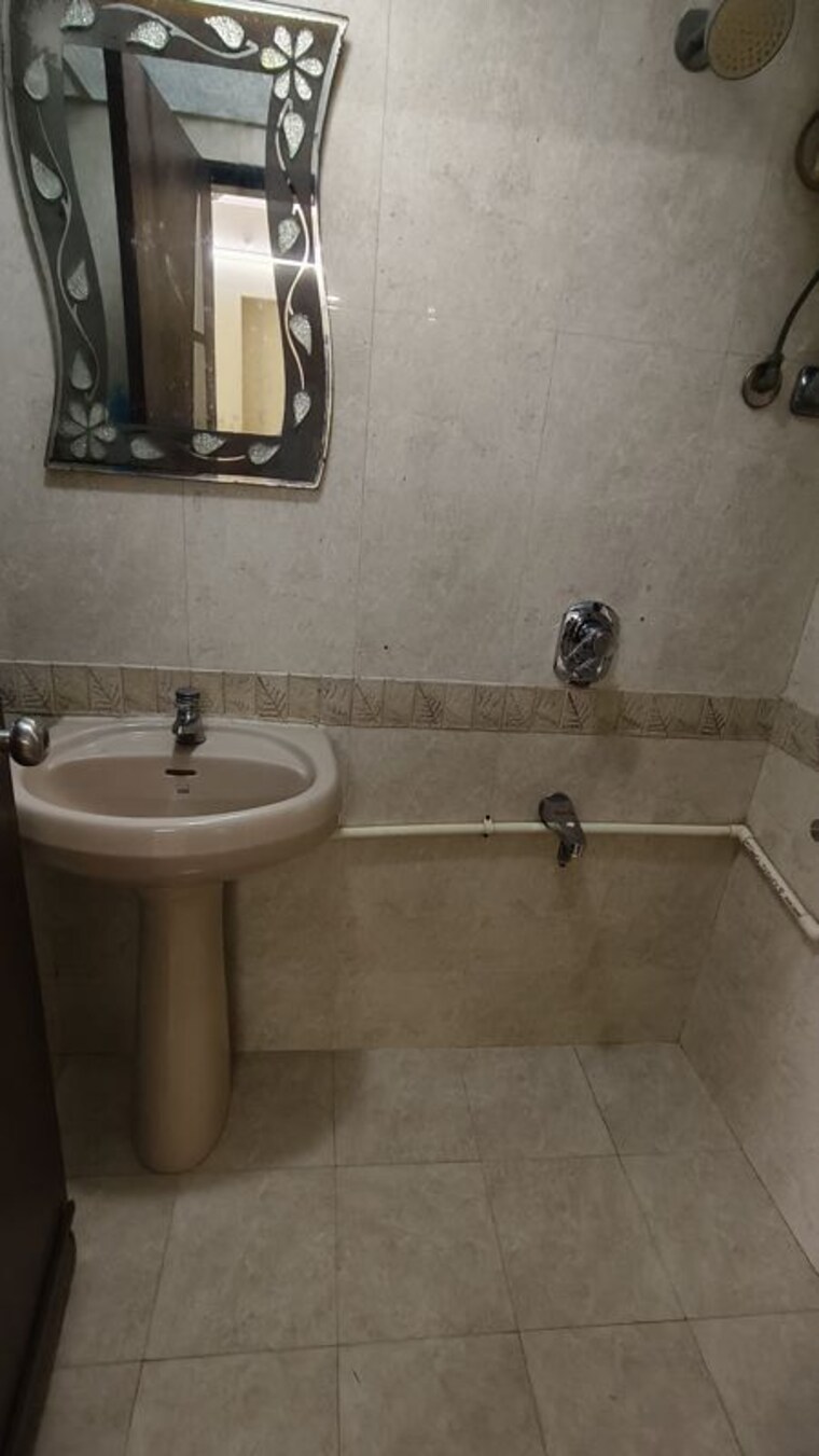 Bathroom, neha-heena-gaurav-jewels 2 Bedroom 1050 Sq.Ft. Apartment In Goregaon East Mumbai 10000788