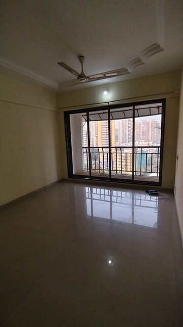 Room in 2 BHK Apartment at Neha Heena Gaurav Jewels, Goregaon East – for Rent