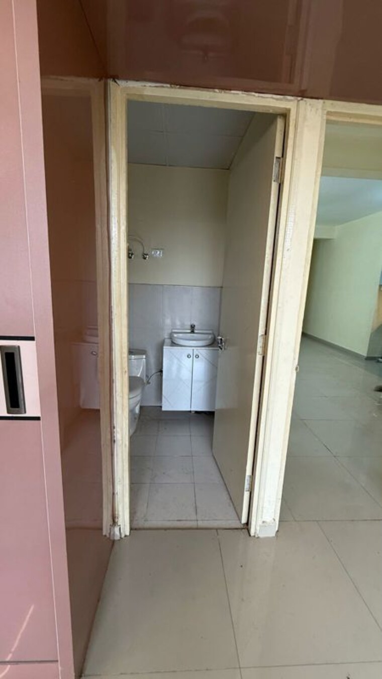 Bathroom, apex-our-homes 2 Bedroom 850 Sq.Ft. Apartment In Sector 37c Gurgaon 10000799