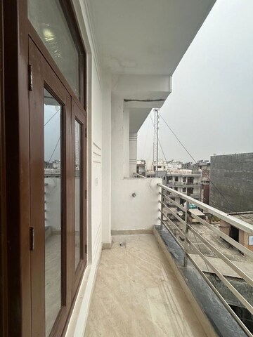 Balcony in 1 BHK Builder Floor at Saket – for Rent