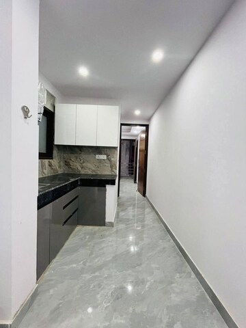 Building Lobby in 1 BHK Builder Floor at Saket – for Rent