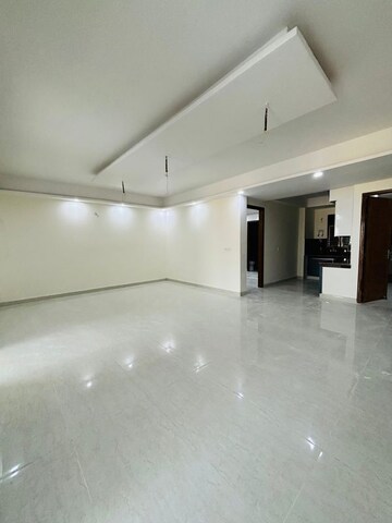Room in 4 BHK Builder Floor at Dwarika Raj Garden City, Raj Nagar Extension – for Sale