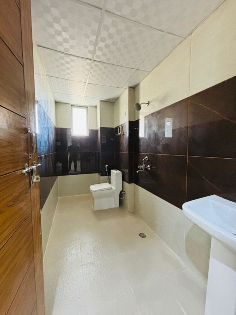 Kitchen, dwarika-raj-garden-city 4 Bedroom 240 Sq.Ft. Builder Floor In Raj Nagar Extension Ghaziabad 10000851