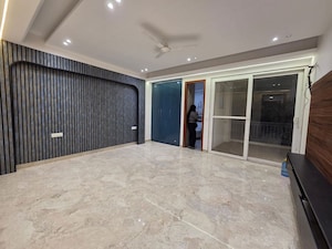 Room in 4 BHK Builder Floor at Saket – for Rent