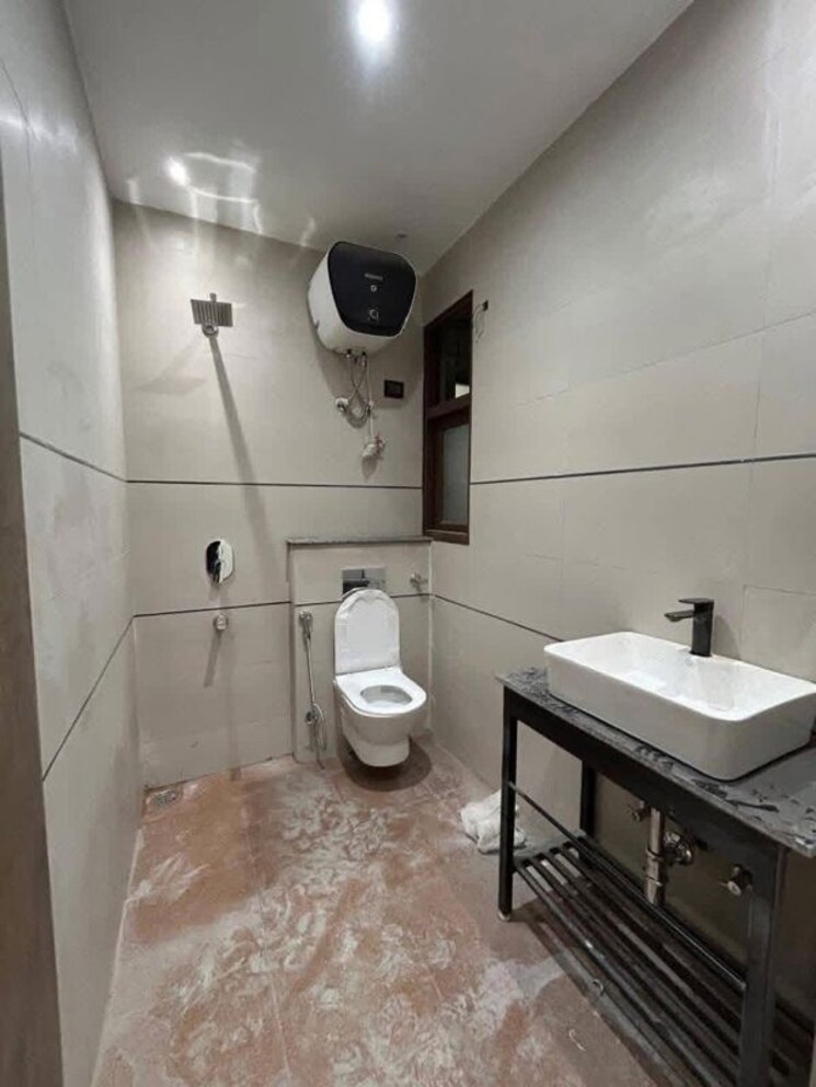 Bathroom, saket 1 Bedroom 500 Sq.Ft. Apartment In Saket Delhi 9739169
