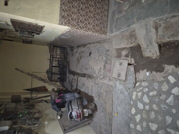 Bathroom in 2.5 BHK Builder Floor at Mayur Vihar – for Sale