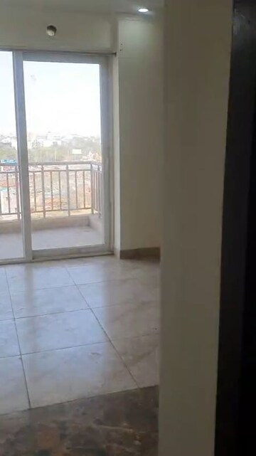 Room in 3.5 BHK Apartment at Rise Organic Homes, Mahurali – for Rent