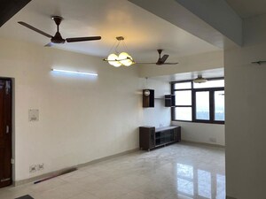 Room in 3.5 BHK Apartment at Dwarka – for Rent