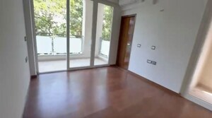 Room in 4 BHK Builder Floor at Dlf Cyber City – for Rent