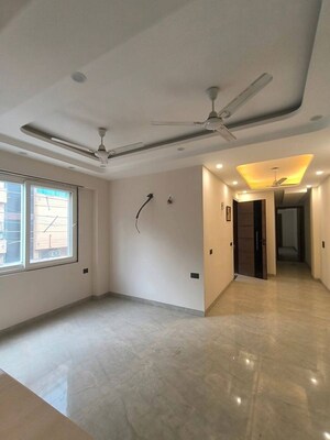 Room in 3 BHK Builder Floor at Saket – for Rent