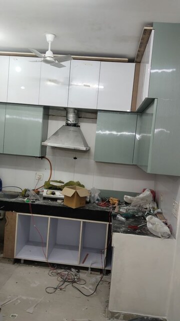 Team Area in 3 BHK Apartment at Sector 121 – for Rent