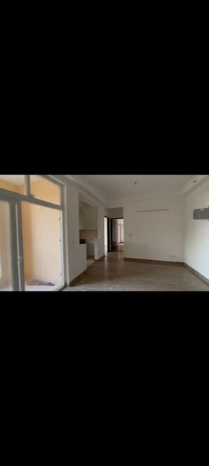 Room in 2.5 BHK Apartment at Amrapali Silicon City, Sector 76 – for Sale