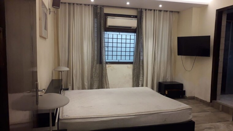 Bedroom, new friends colony 2 Bedroom 2250 Sq.Ft. Builder Floor In New Friends Colony Delhi 10001336