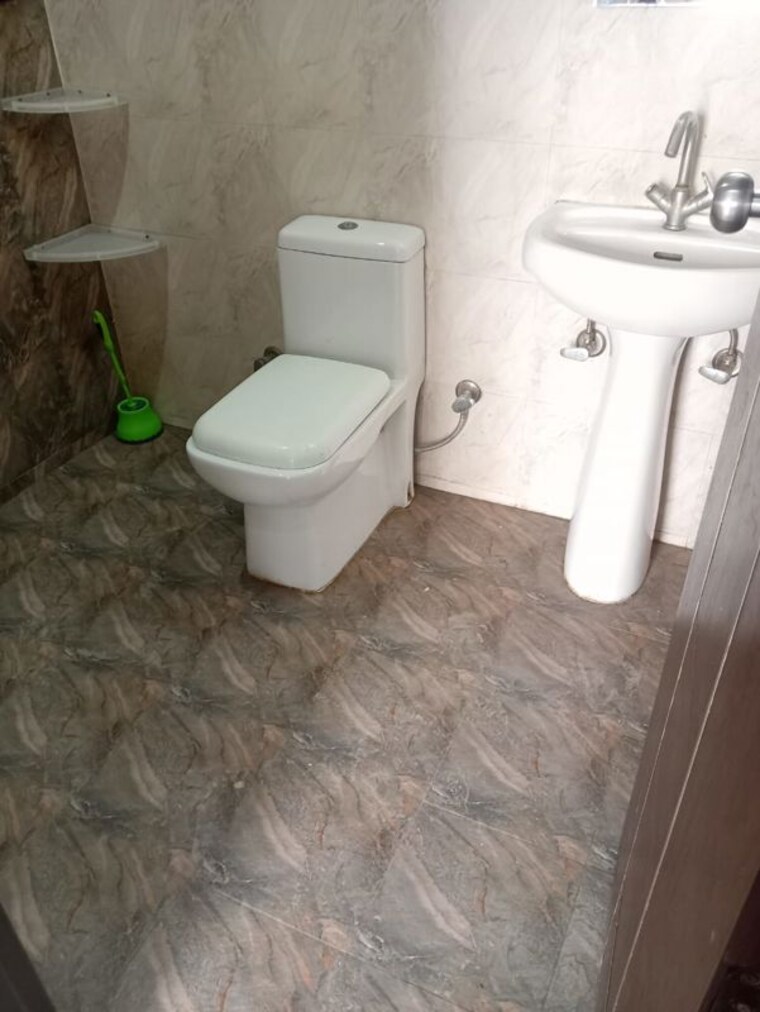 Bathroom, sector 55 3 Bedroom 2500 Sq.Ft. Builder Floor In Sector 55 Gurgaon 10001314