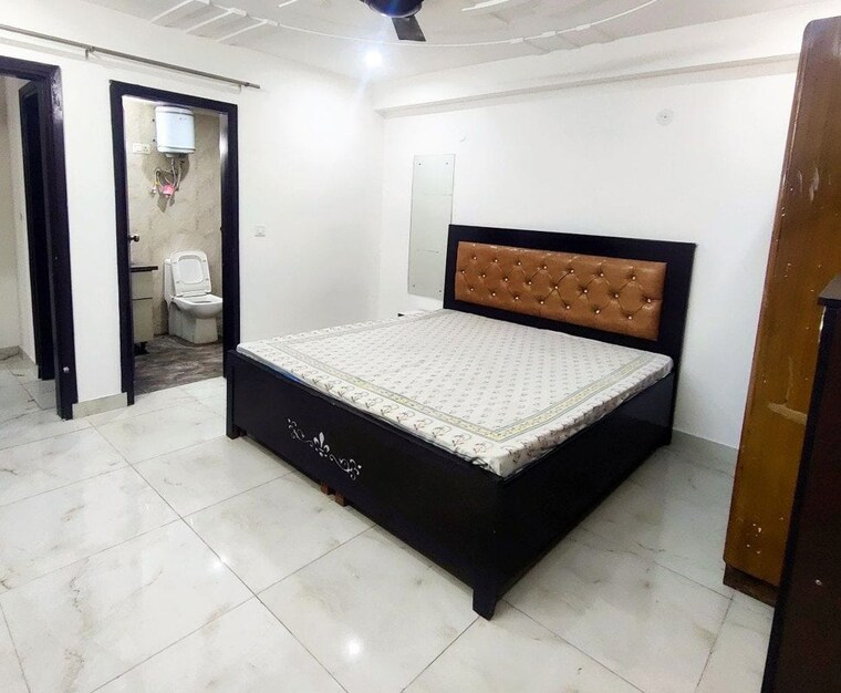 Bedroom, sector 55 3 Bedroom 2500 Sq.Ft. Builder Floor In Sector 55 Gurgaon 10001328