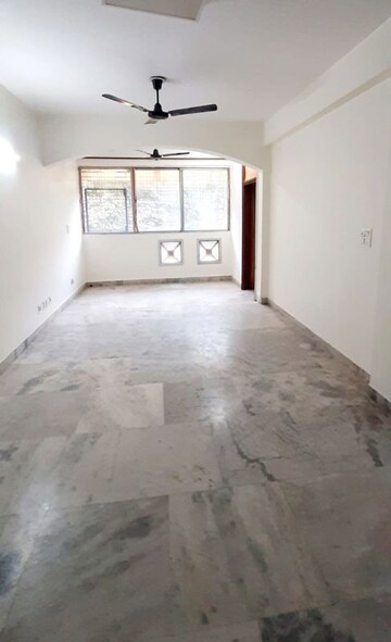 Room in 3.5 BHK Apartment at Dwarka – for Rent