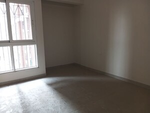 Room in 2 BHK Apartment at Dosti West County, Balkum Pada – for Rent