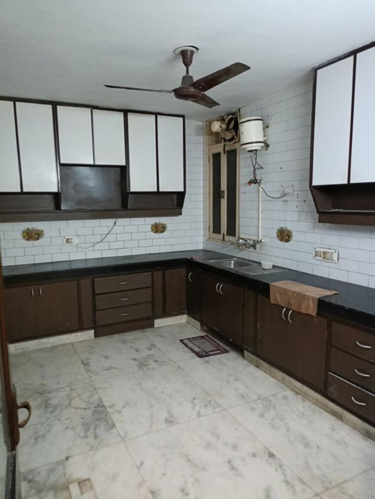 Kitchen, greater kailash ii 3 Bedroom 2700 Sq.Ft. Builder Floor In Greater Kailash ii Delhi 10001487