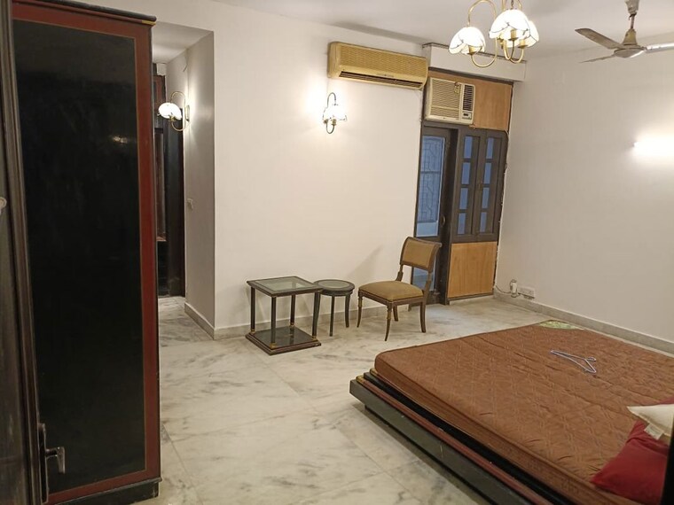 Room, greater kailash ii 3 Bedroom 2700 Sq.Ft. Builder Floor In Greater Kailash ii Delhi 10001487