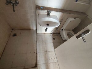 Bathroom in 3 BHK Apartment at Jaypee Greens Kosmos, Sector 134 – for Rent