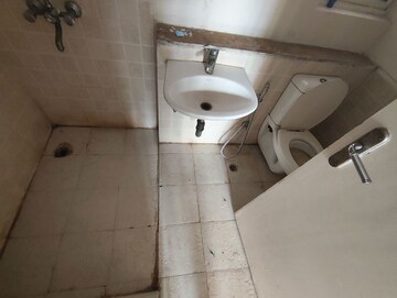 Bathroom in 3 BHK Apartment at Jaypee Greens Kosmos, Sector 134 – for Rent