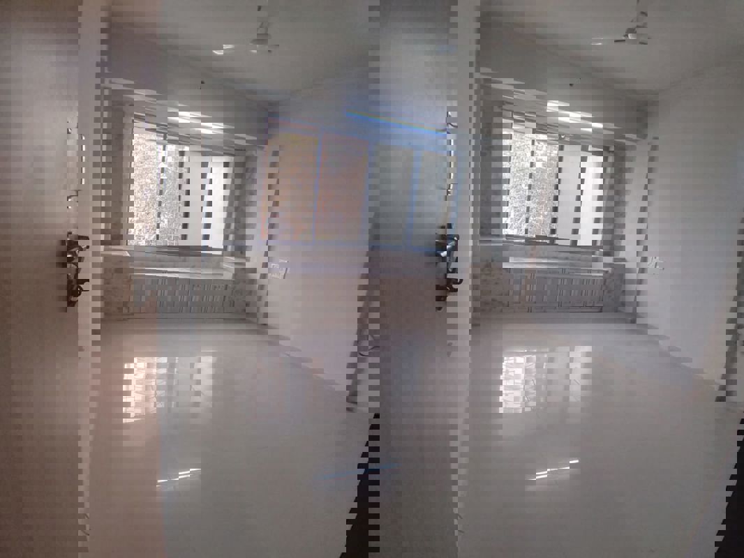 3 BHK 1000 Sq.Ft. Apartment in Charkop Kshitij CHS