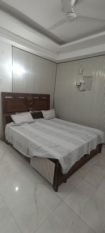 Bedroom in Studio Builder Floor at Sector 43 – for Rent
