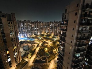 2 BHK Apartment For Rent in Logix Blossom County, Sector 137