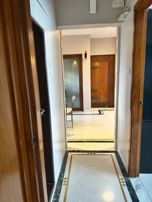 Building Lobby in 2 BHK Apartment at Amarnath Apartment Andheri, Andheri East – for Rent