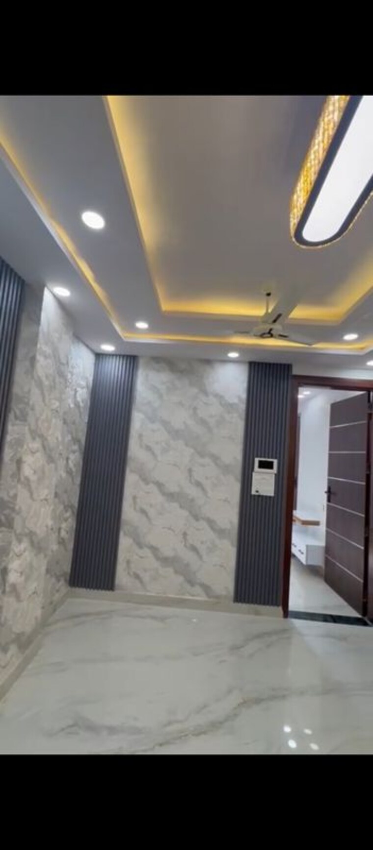 Balcony, dwarka mor 3 Bedroom 110 Sq.Yd. Builder Floor In Dwarka Mor Delhi 10001671