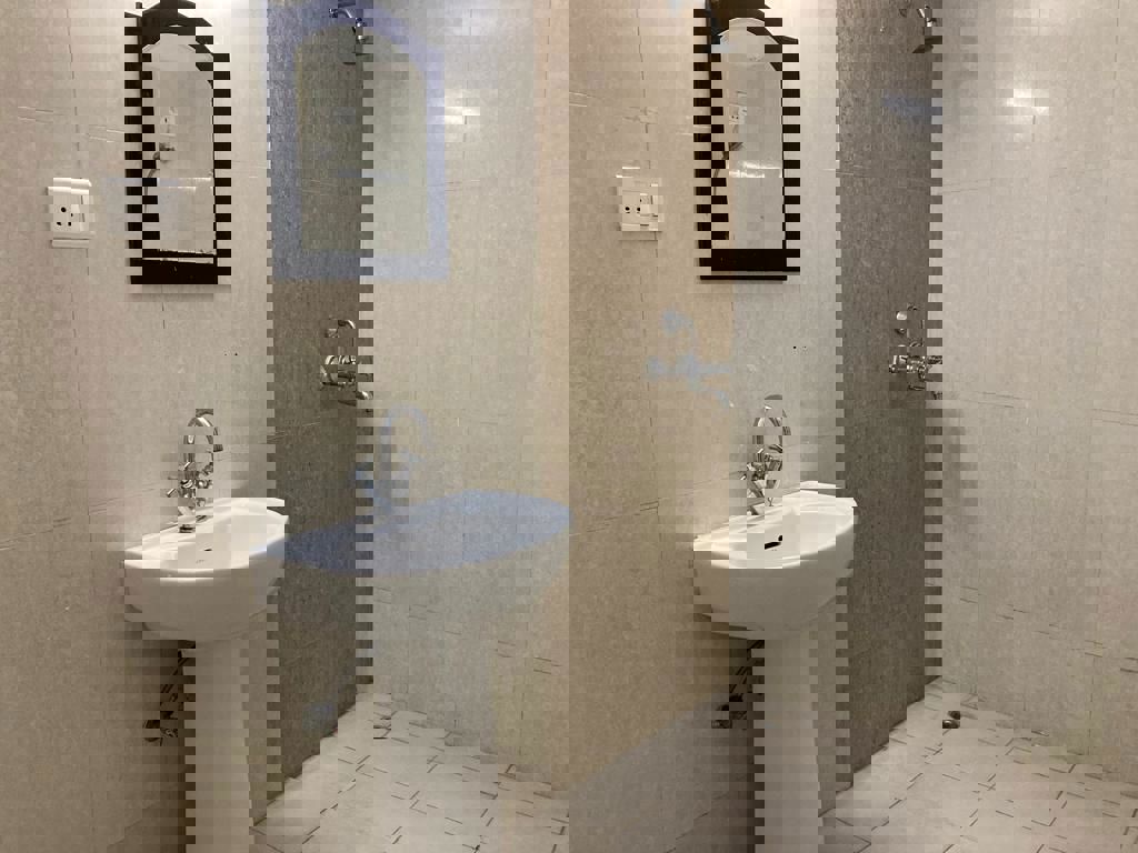 1 Rk  300 Sq.Ft. Builder Floor in RWA Apartments Sector 26