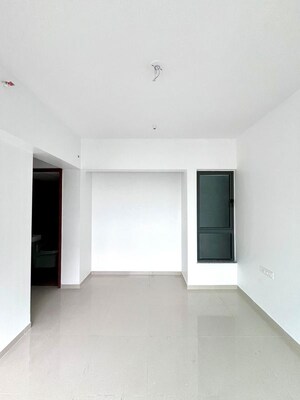 Room in 2 BHK Apartment at Kalpataru Immensa, Kolshet Road – for Sale