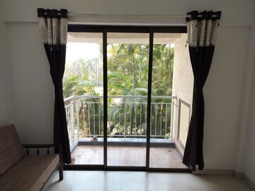 Room in 2 BHK Apartment at Lodha Splendora, Ghodbunder Road – for Rent