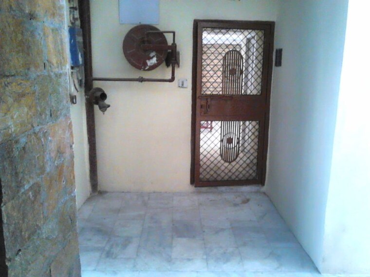 Room, dwarka 3 Bedroom 1600 Sq.Ft. Apartment In Dwarka Delhi 10001755