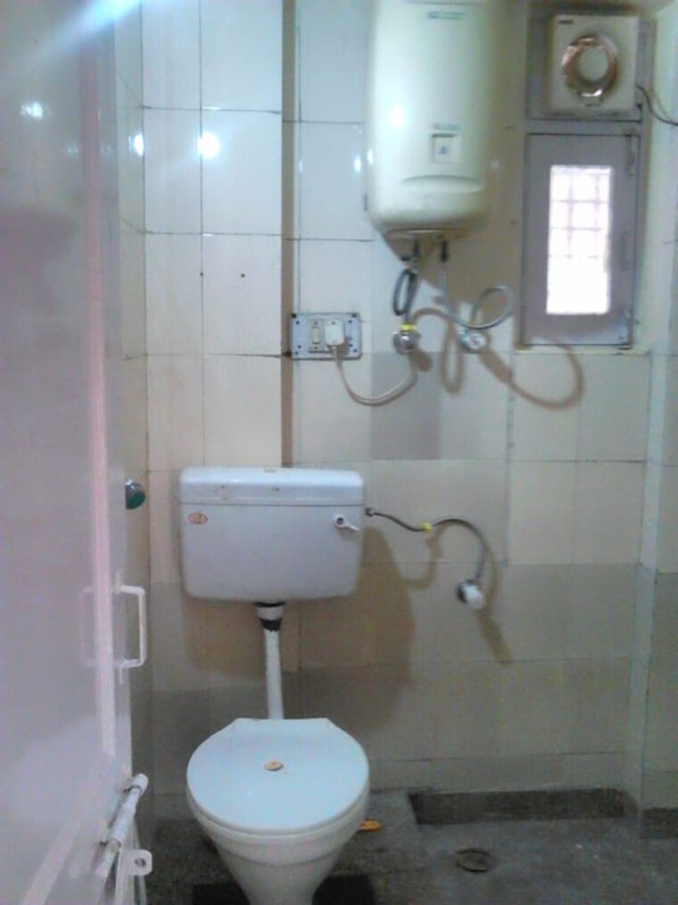 Bathroom, dwarka 3 Bedroom 1600 Sq.Ft. Apartment In Dwarka Delhi 10001755