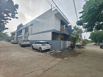 Parking in 3 BHK Builder Floor at Nipania – for Sale