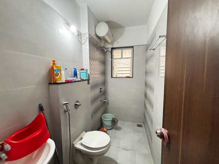 Bathroom, suyog-padmavati-hills 3 Bedroom 1344 Sq.Ft. Apartment In Bavdhan Pune 10001834