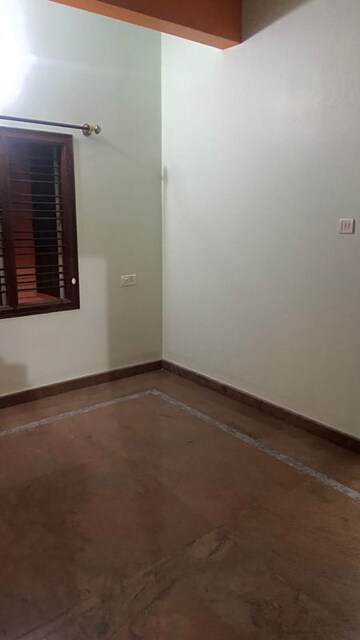 Room in 3.5 BHK Independent House at Sarakki Main Road – for Rent