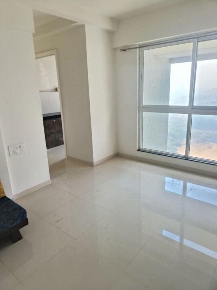 Room, godrej-emerald 1.5 Bedroom 570 Sq.Ft. Apartment In Ghodbunder Road Thane 10001907