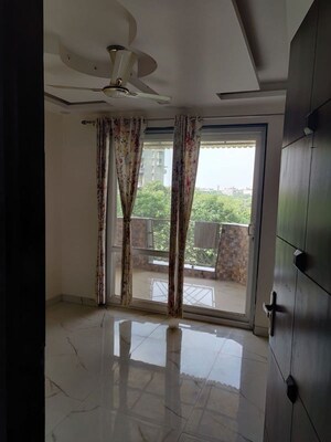 Room in 3 BHK Apartment at Dwarka – for Rent