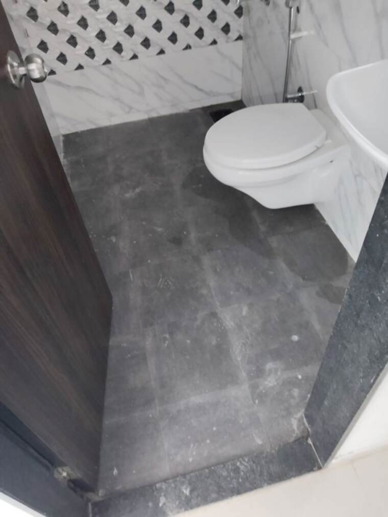 Bathroom, uk-iridium 2 Bedroom 544 Sq.Ft. Apartment In Kandivali East Mumbai 10001945