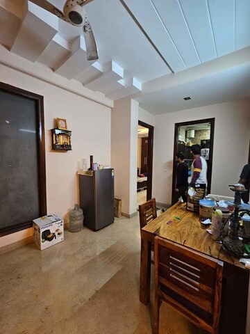 Living Room in 3 BHK Builder Floor at Ardee Mall, Sector 52 – for Rent