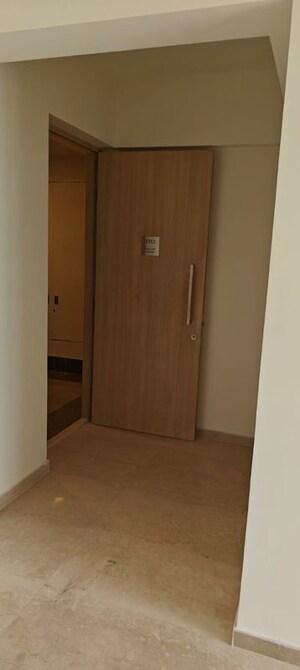 Room in 4 BHK Apartment at Raj Infinia, Malad West – for Rent