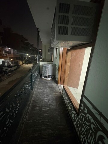 Kitchen in 2 BHK Builder Floor at Ardee Mall, Sector 52 – for Rent