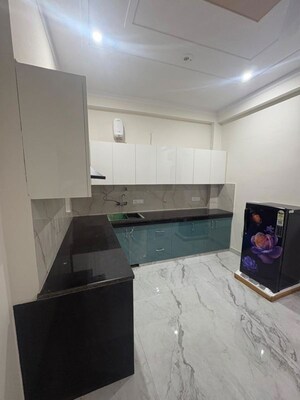 Kitchen in 2 BHK Builder Floor at Ardee Mall, Sector 52 – for Rent