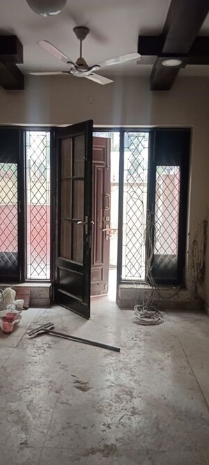 Room in 4 BHK Builder Floor at Alaknanda – for Rent